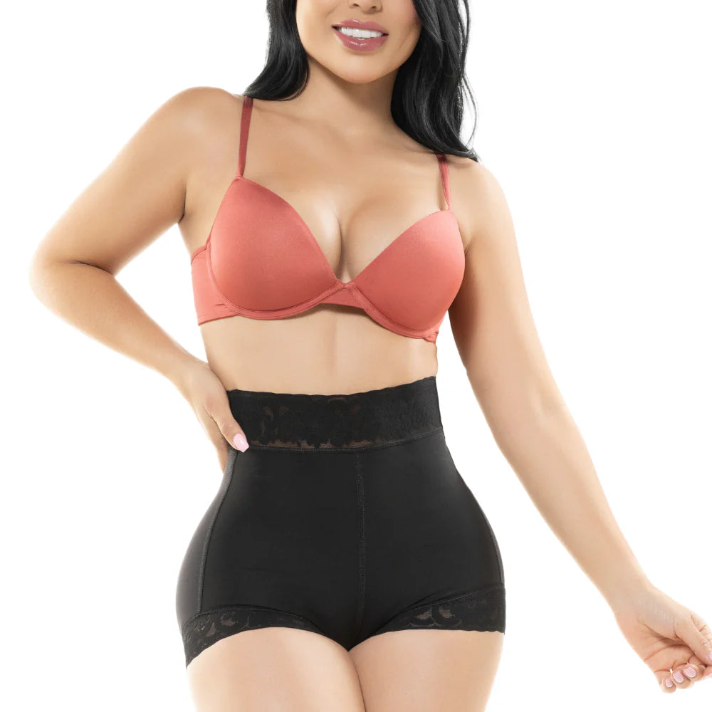 Braguita tipo bóxer Salome 7003 con control de abdomen y efecto levanta glúteos.